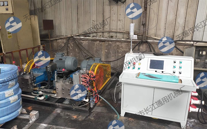 高压软管脱芯试压一体机测试现场 高压软管脱芯试压一体机测试现场